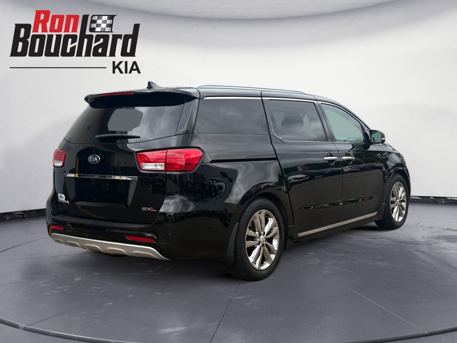 Used 2016 Kia Sedona SX Limited with VIN KNDME5C11G6123866 for sale in Lancaster, MA