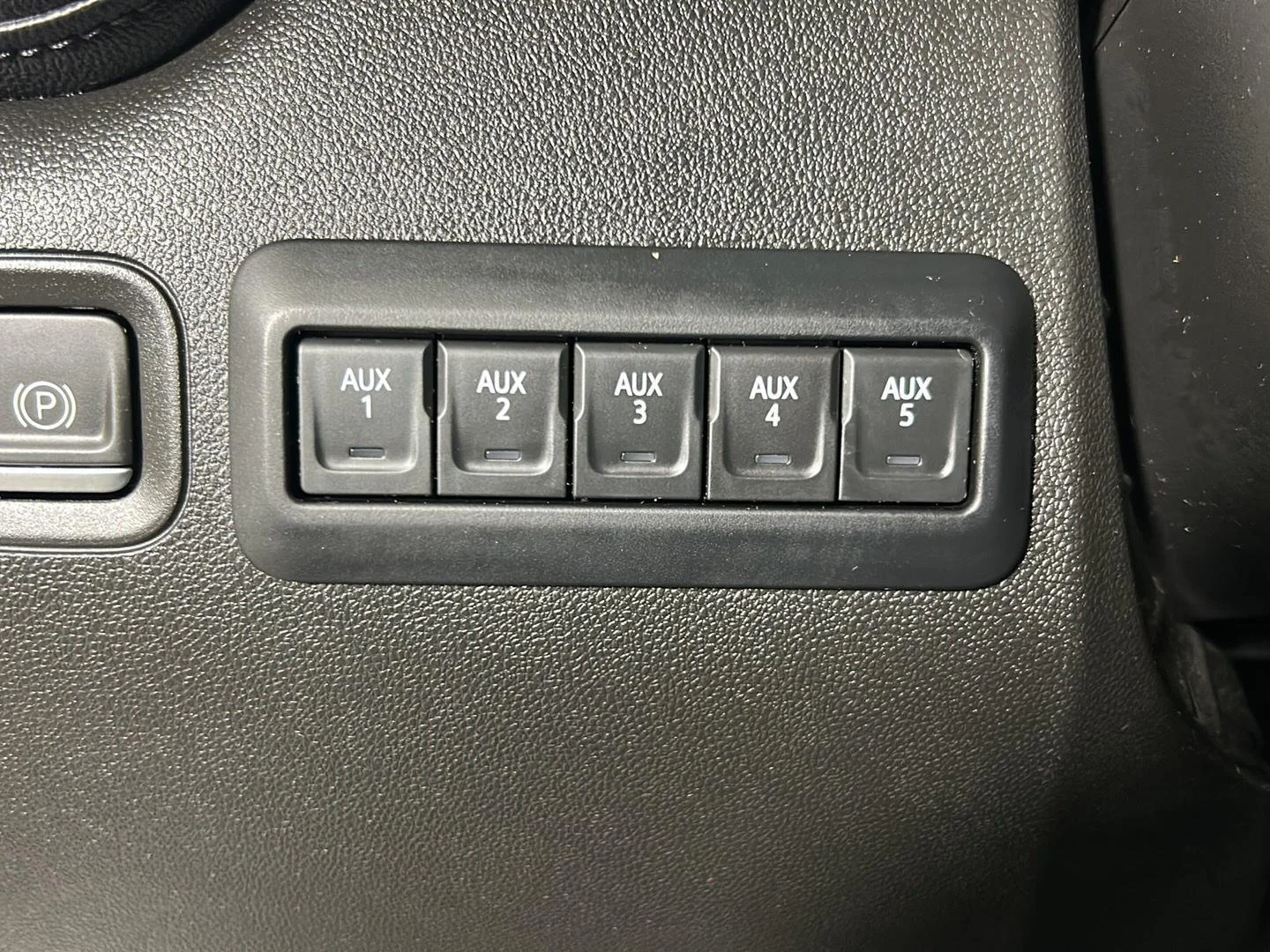 Used 2022 Summit White GMC SLE image 20