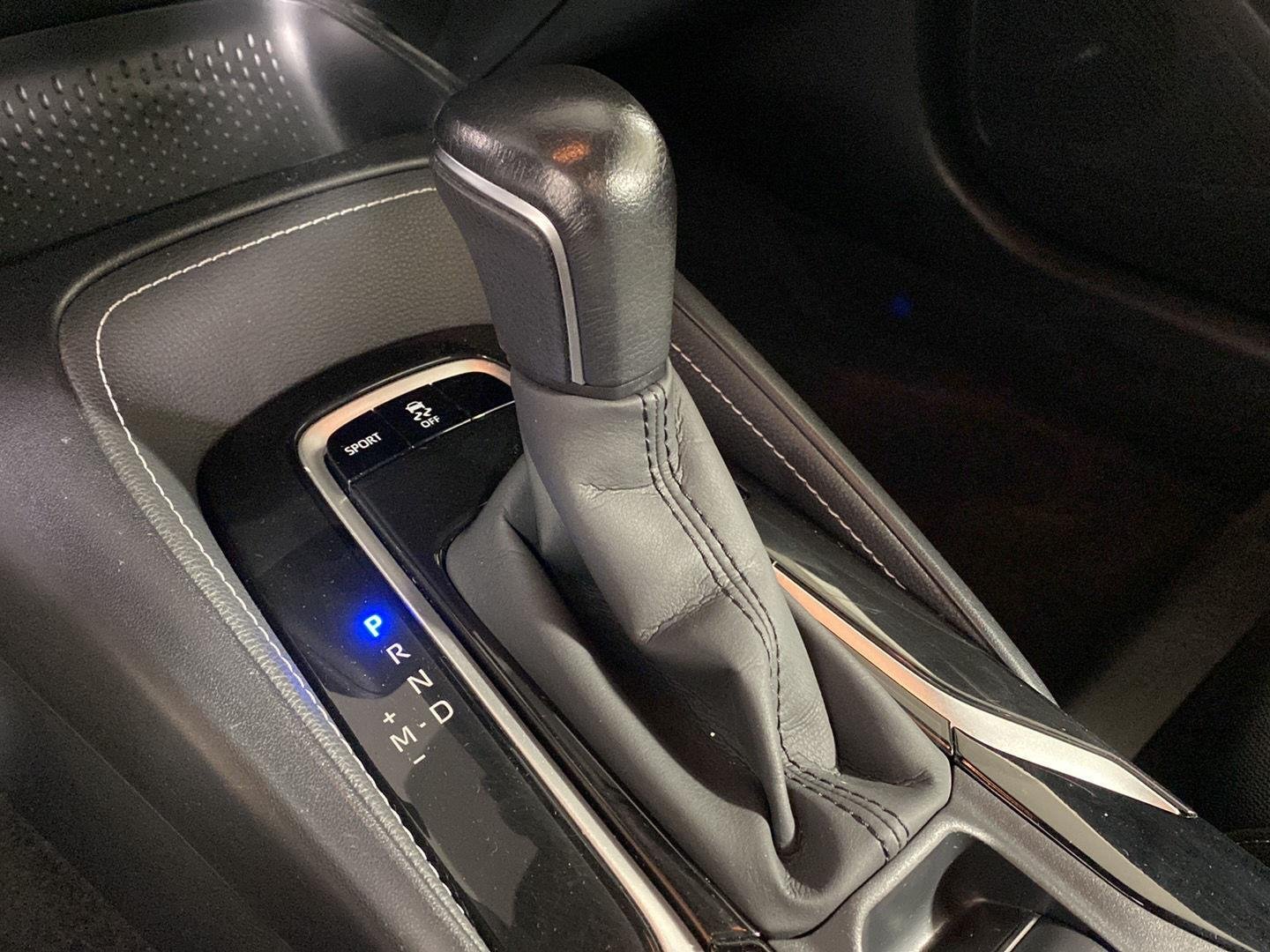 Used 2019 Classic Silver Metallic Toyota SE image 19