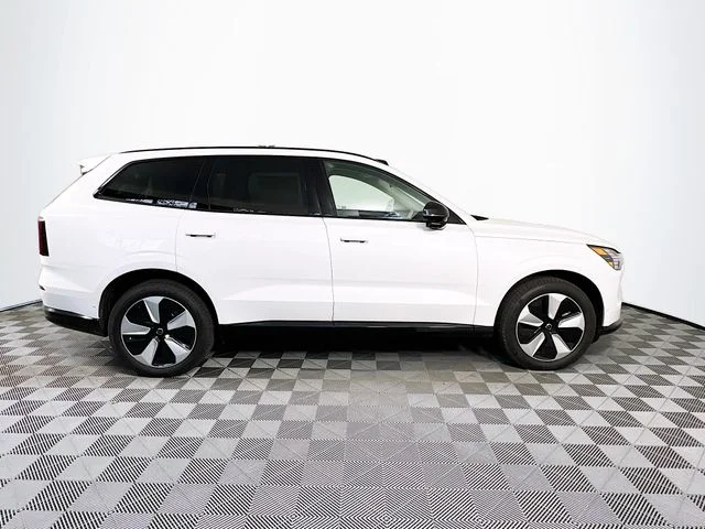 2025 Volvo EX90 Plus - Photo 6