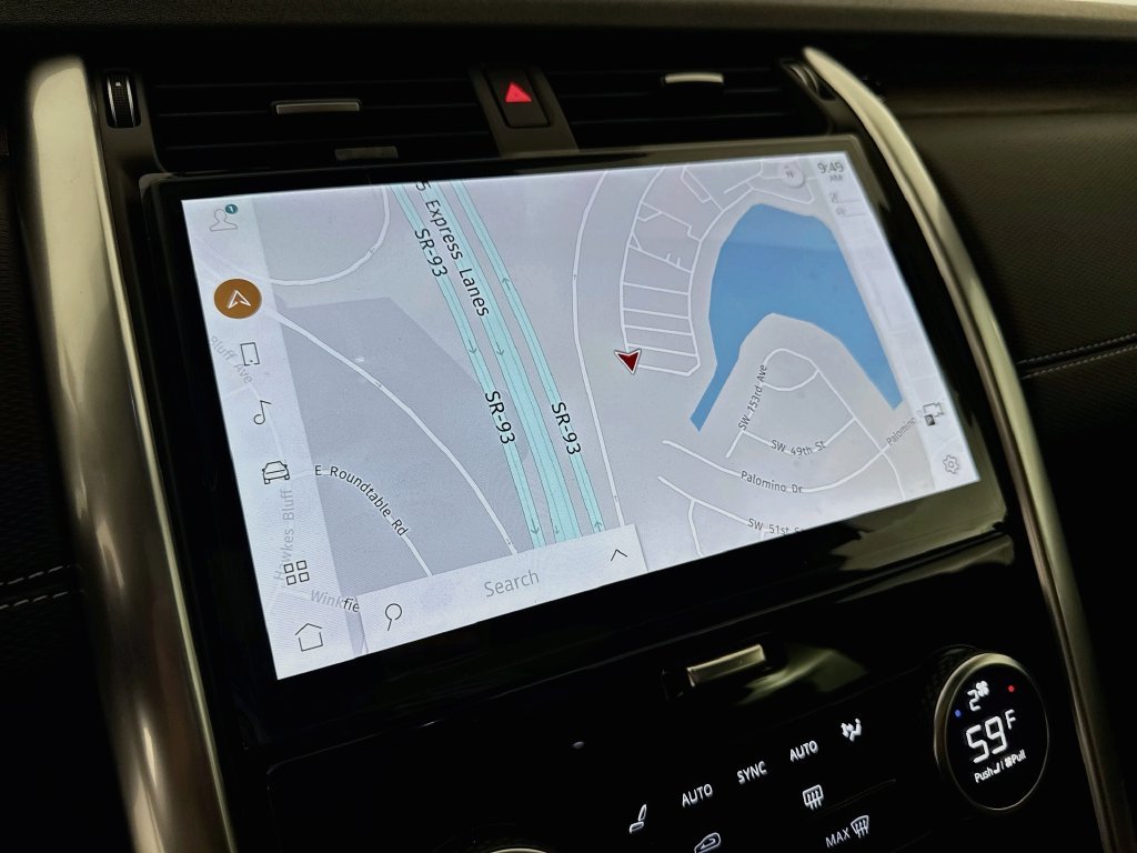 New 2026 Santorini Black Land Rover Dynamic SE image 13