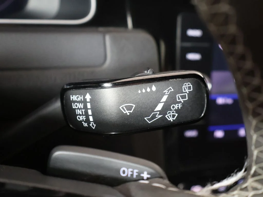 Used 2019 Red Volkswagen DCC & Navigation 4Motion image 40