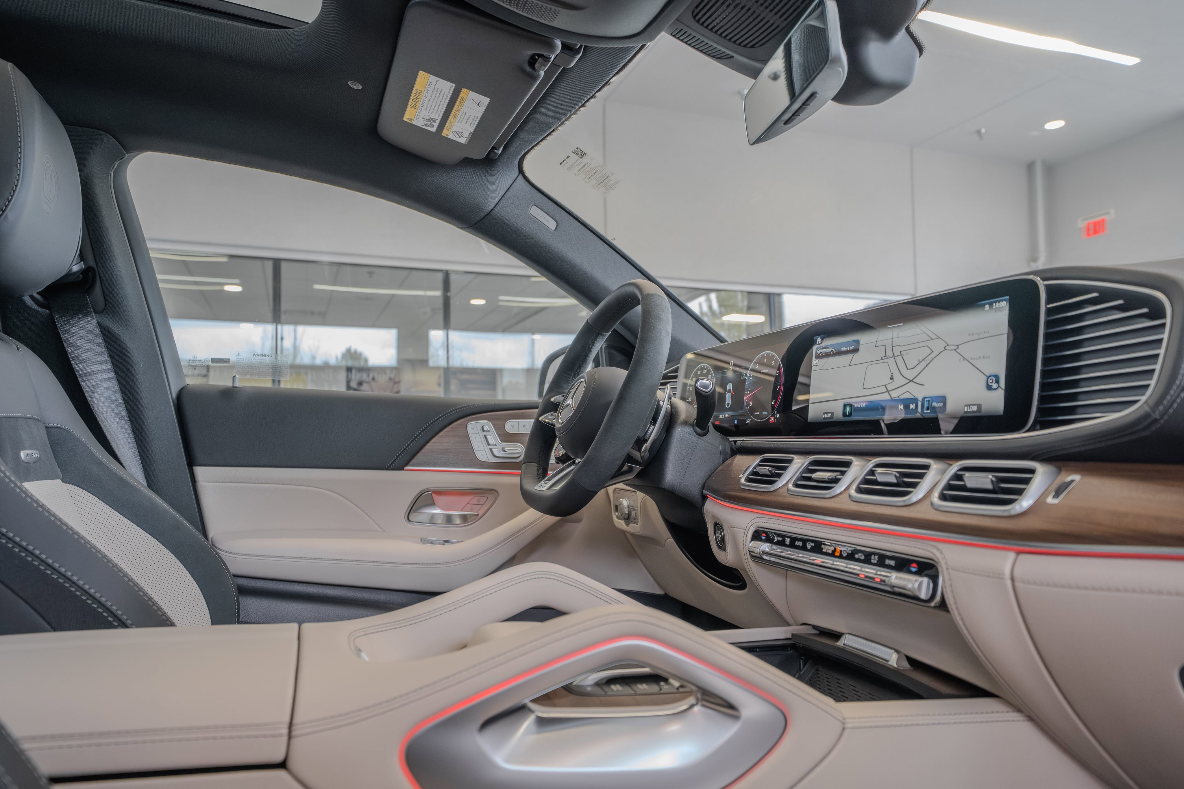 New 2026 MANUFAKTUR Moonlight White Metallic Mercedes-Benz GLE 53 AMG® image 54