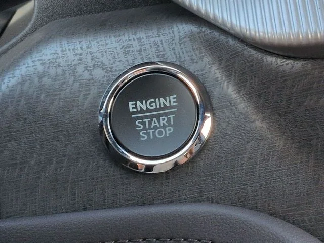 New 2026 Star White Metallic Tri-Coat Ford Platinum™ image 28