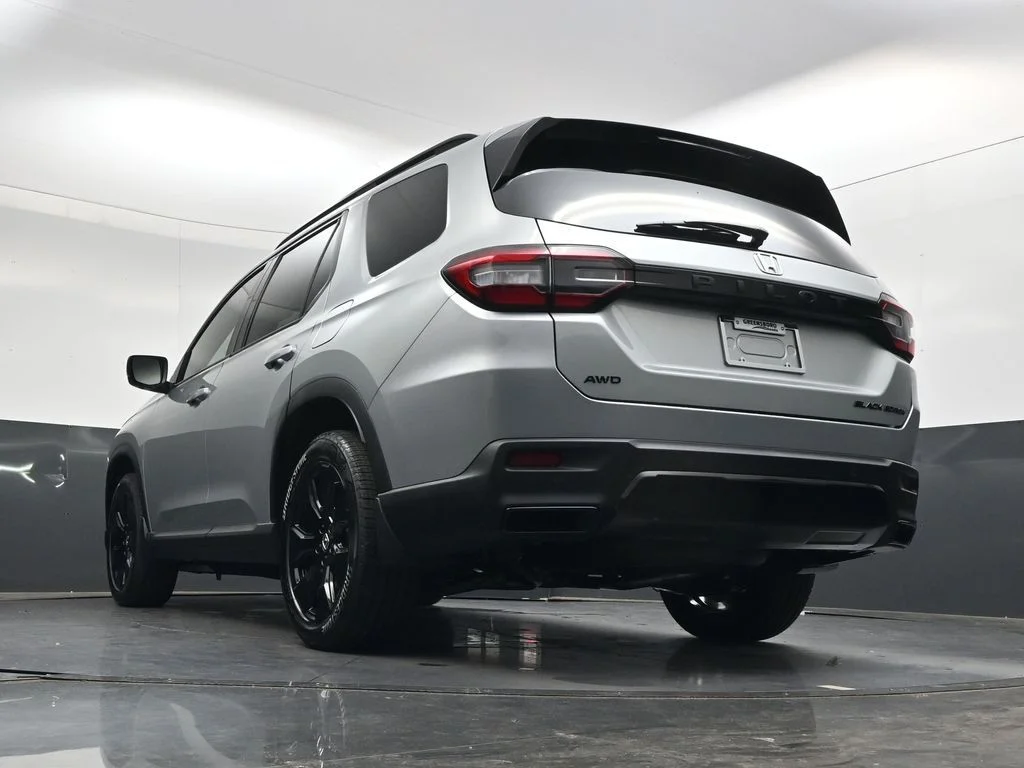 New 2026 Solar Silver Metallic Honda Black Edition image 40