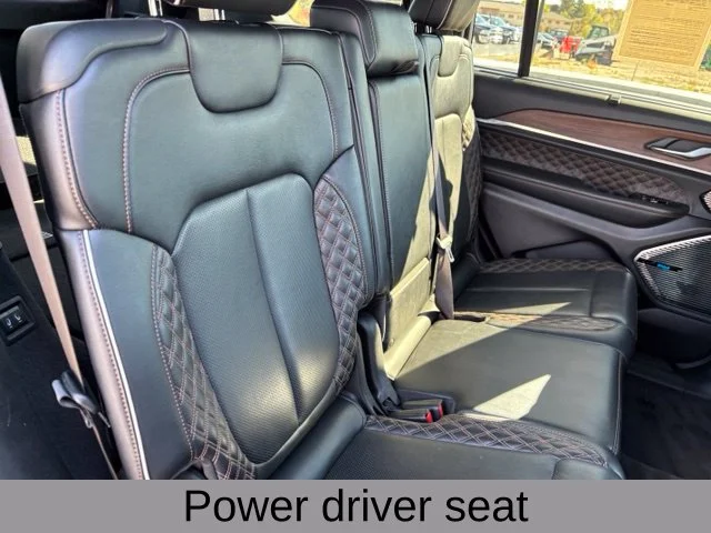 Used 2021 Silver Jeep Summit image 21