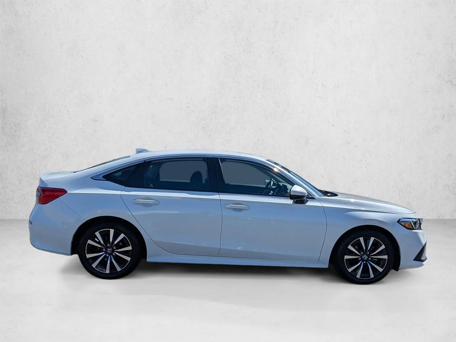 Used 2023 Platinum White Pearl Honda EX image 4