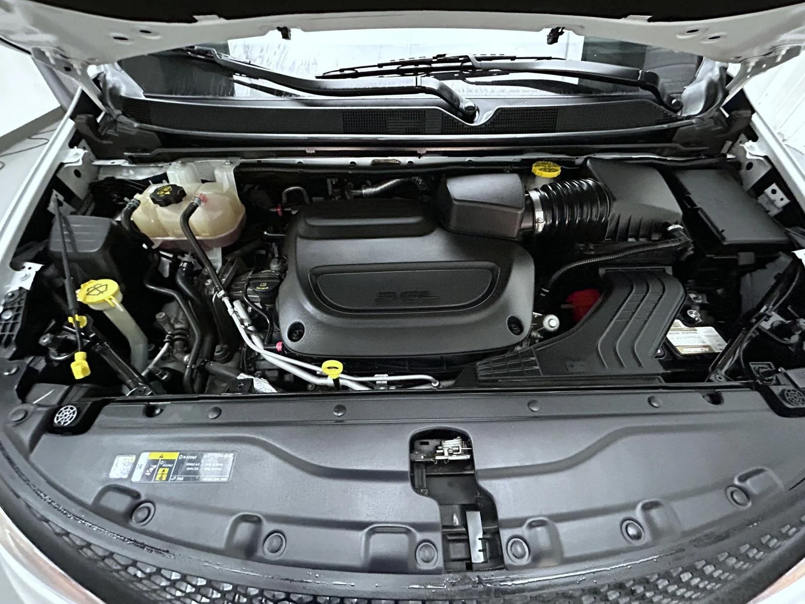 Used 2023 White Chrysler LX image 23