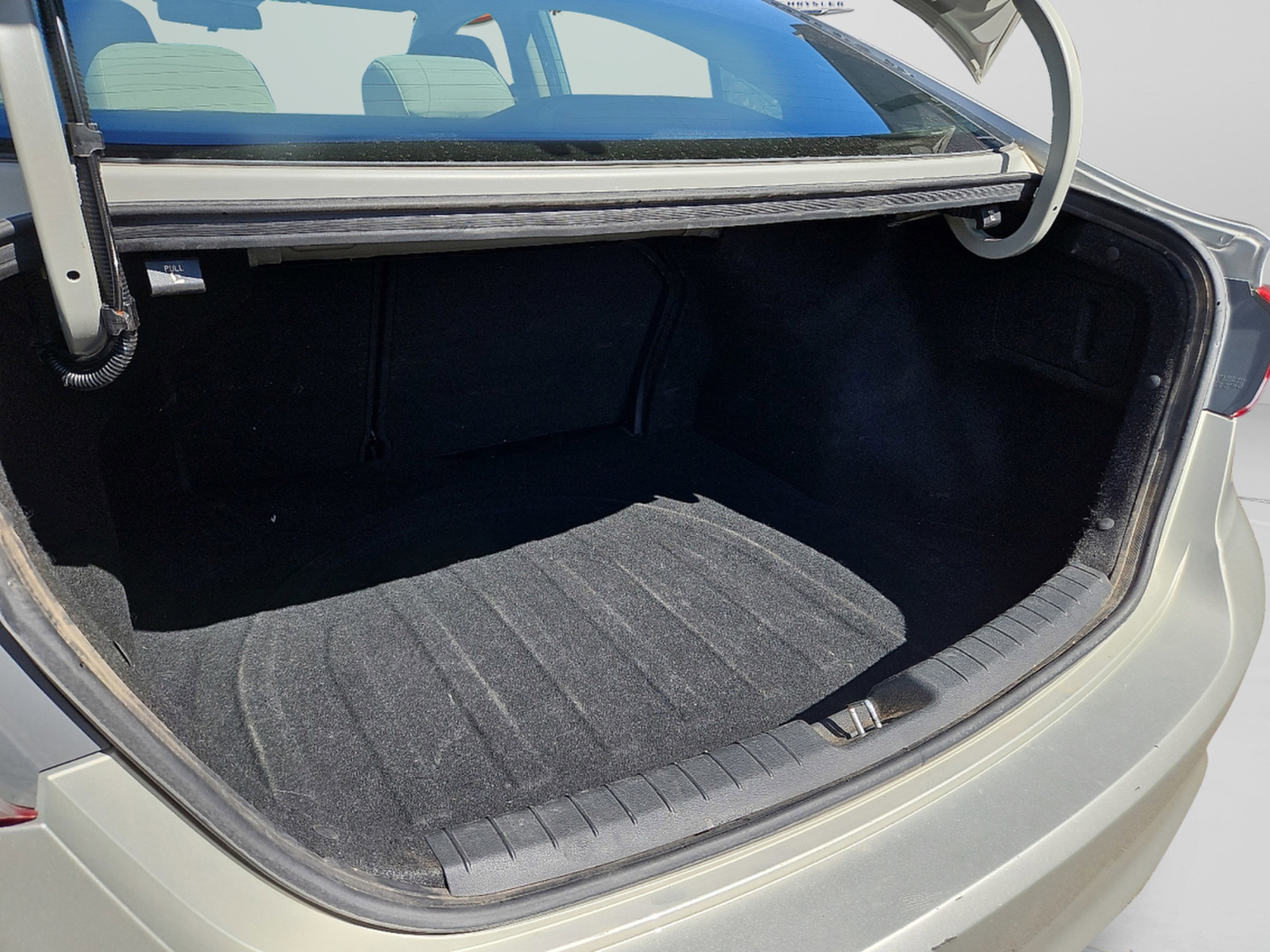 Used 2017 Mineral Beige Hyundai SE image 11