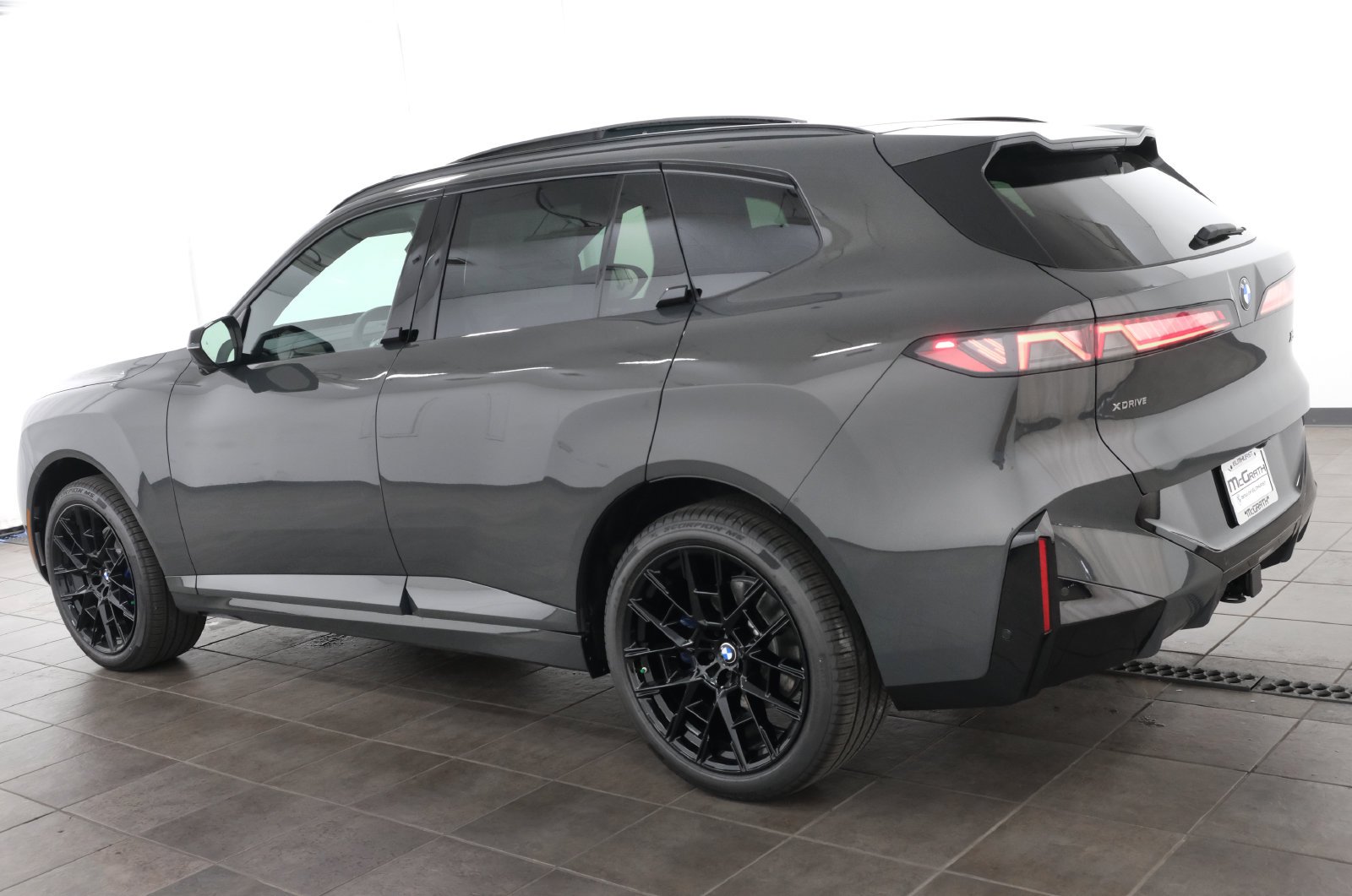 New 2027 Dravit Grey Metallic BMW  image 4