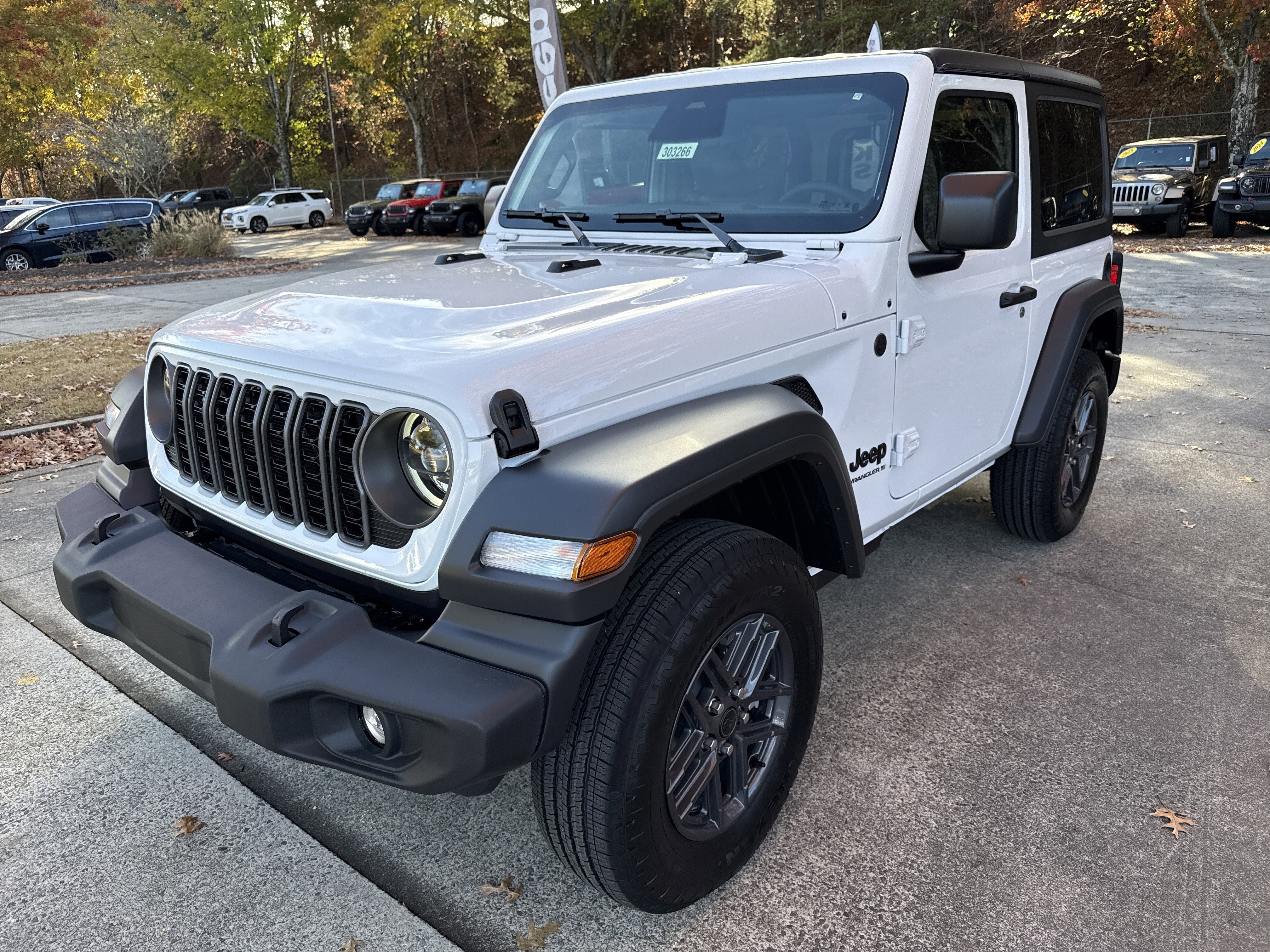 New 2026 Bright White Clear-Coat Exterior Paint Jeep Sport S image 3