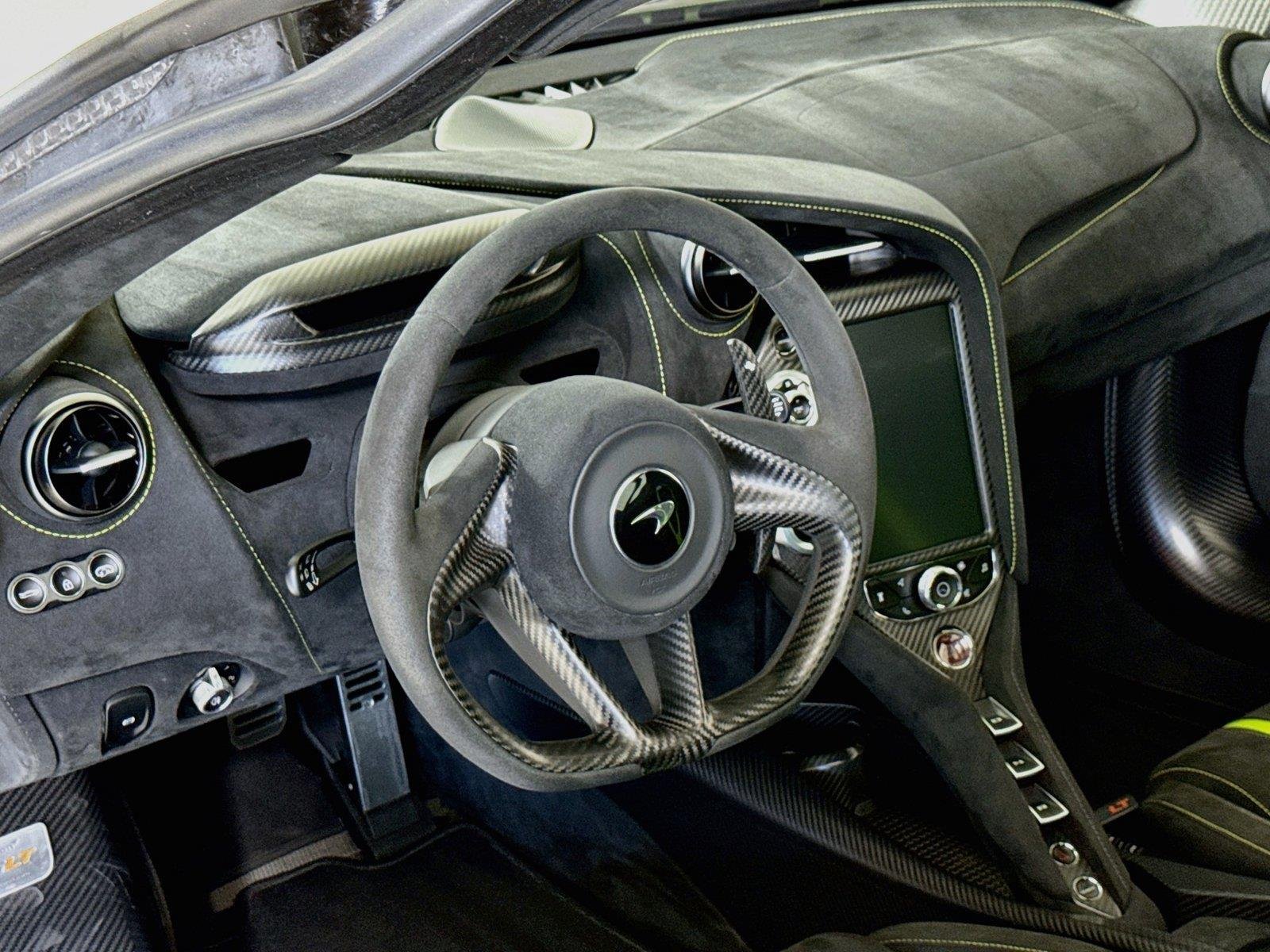 Used 2021 Lime Green McLaren Coupe image 15