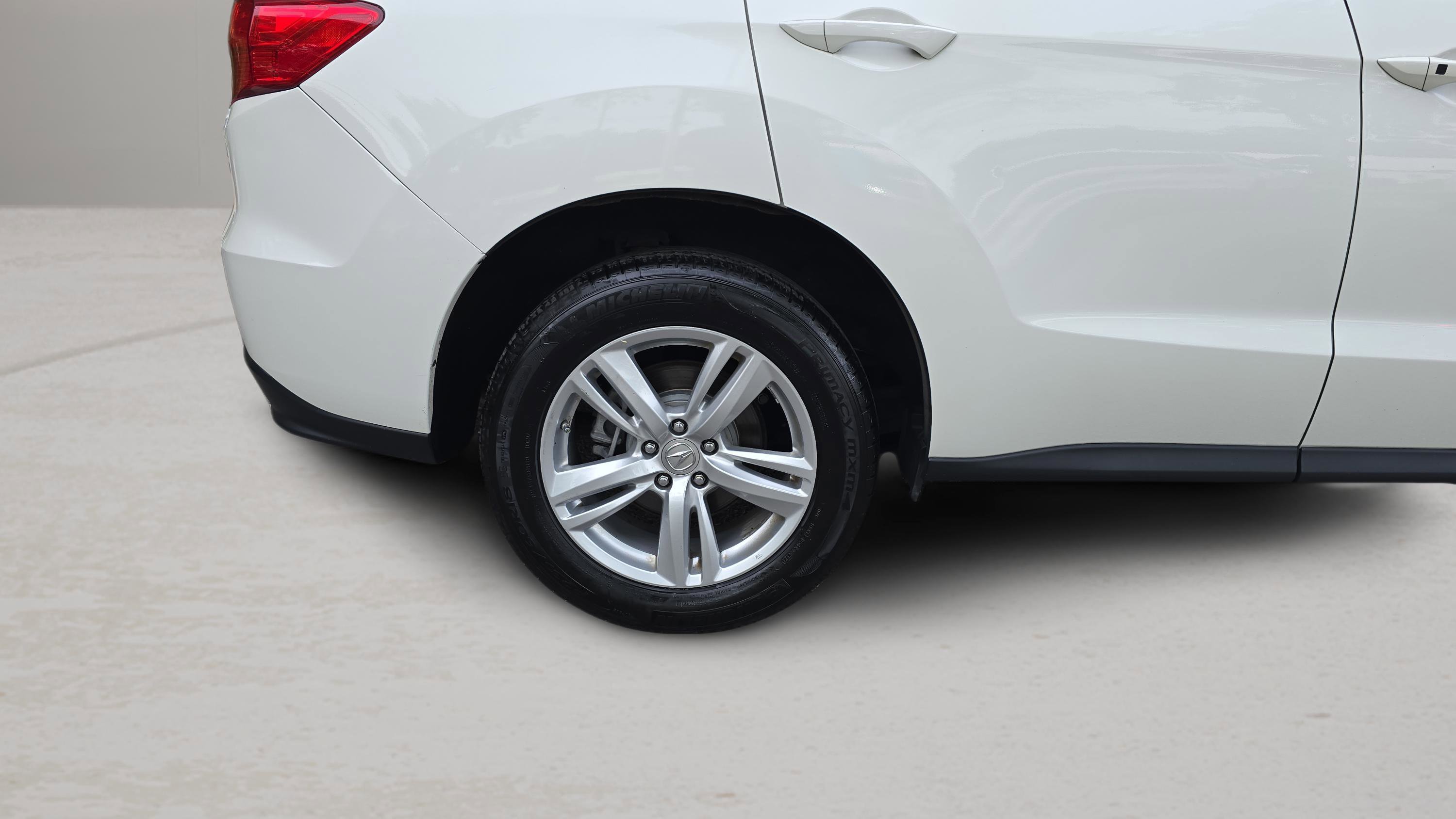 Used 2014 White Acura AWD image 30