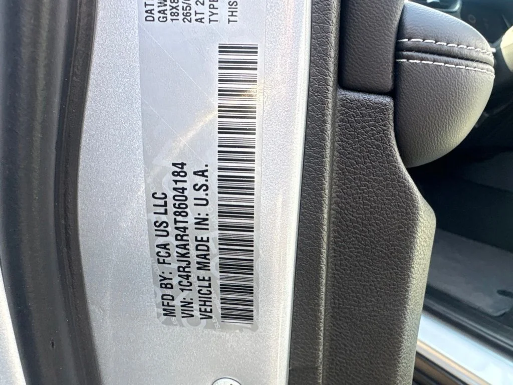 New 2026 Silver Zynith Exterior Paint Jeep Altitude image 33