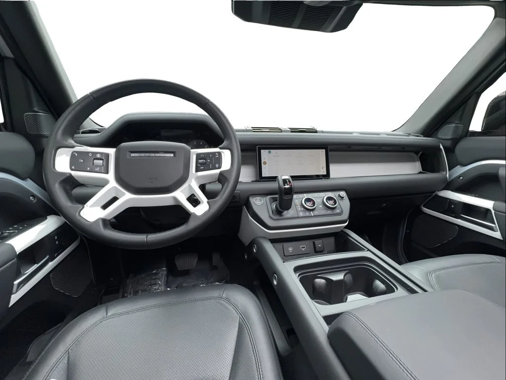 Used 2024 Silver Land Rover S image 37