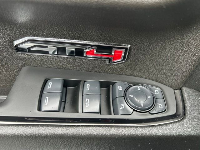 Used 2025 White GMC AT4 image 39