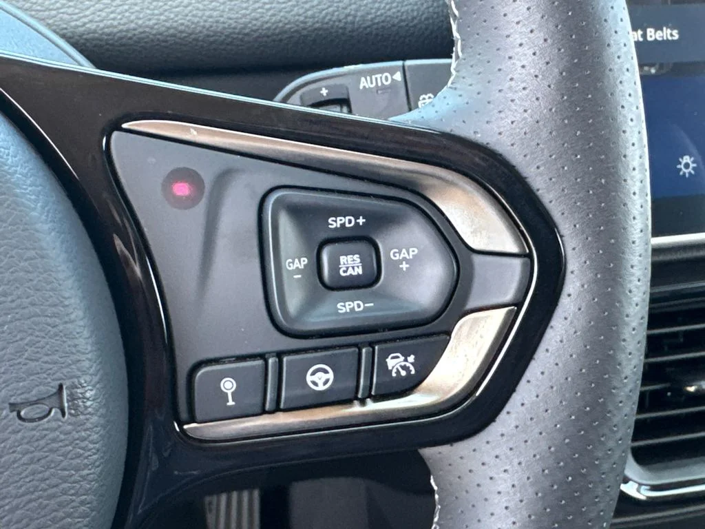 2025 VinFast VF 8 Eco - Photo 30