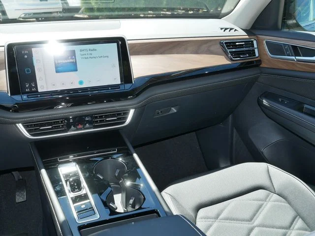 New 2026 Black Volkswagen 2.0T SE w/Technology image 10