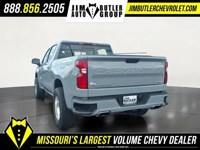 Used 2025 Slate Gray Metallic Chevrolet RST image 3