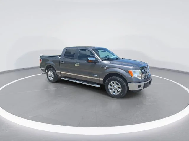 Used 2013 Gray Ford XLT image 2
