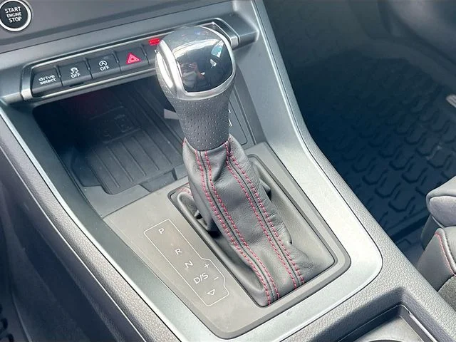 Used 2025  Audi Premium Plus image 17