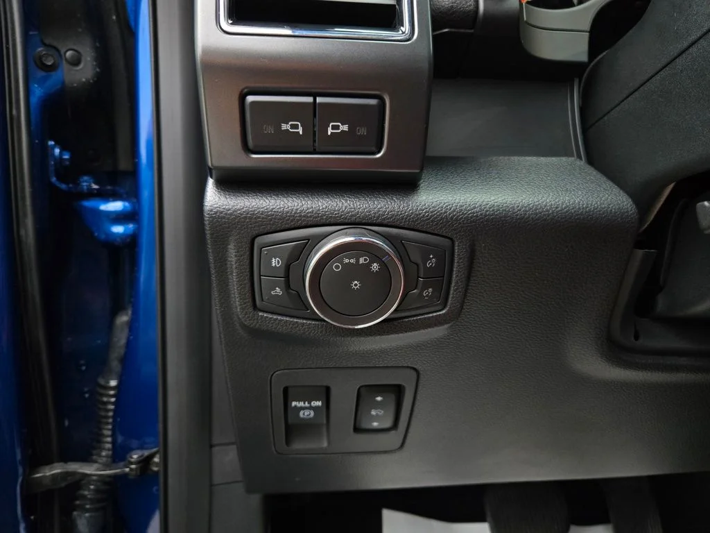 Used 2018 Blue Ford Lariat image 15