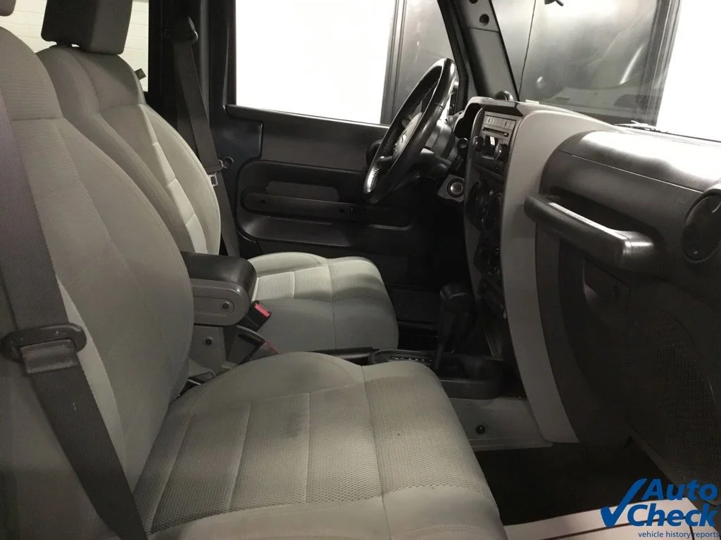 Used 2007 Blue Jeep Unlimited Sahara image 35