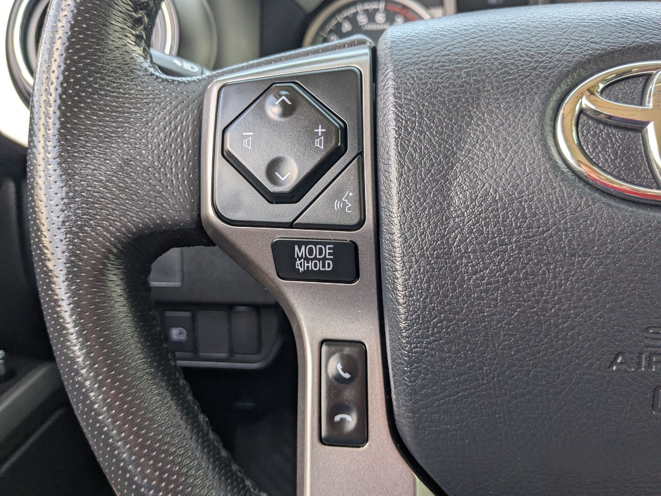 Used 2020 White Toyota SR5 V6 image 17