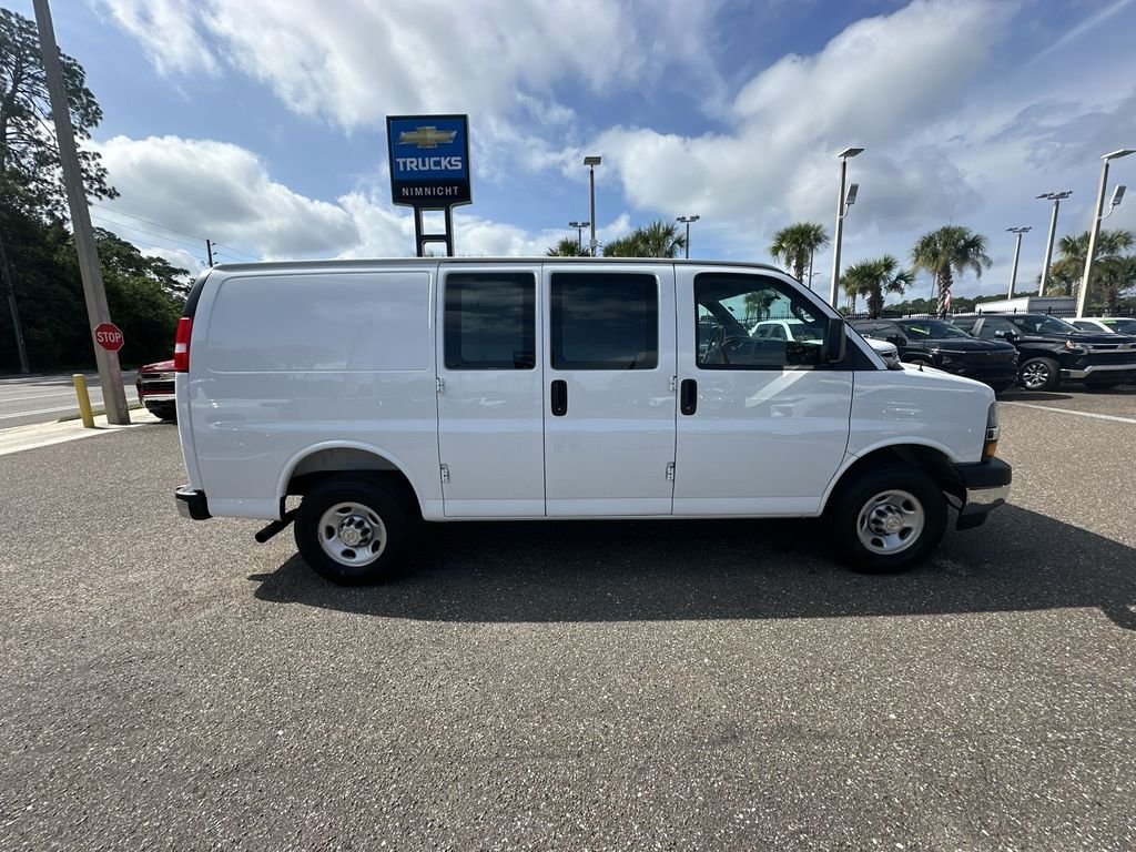 Used 2025 Summit White Chevrolet WT image 17