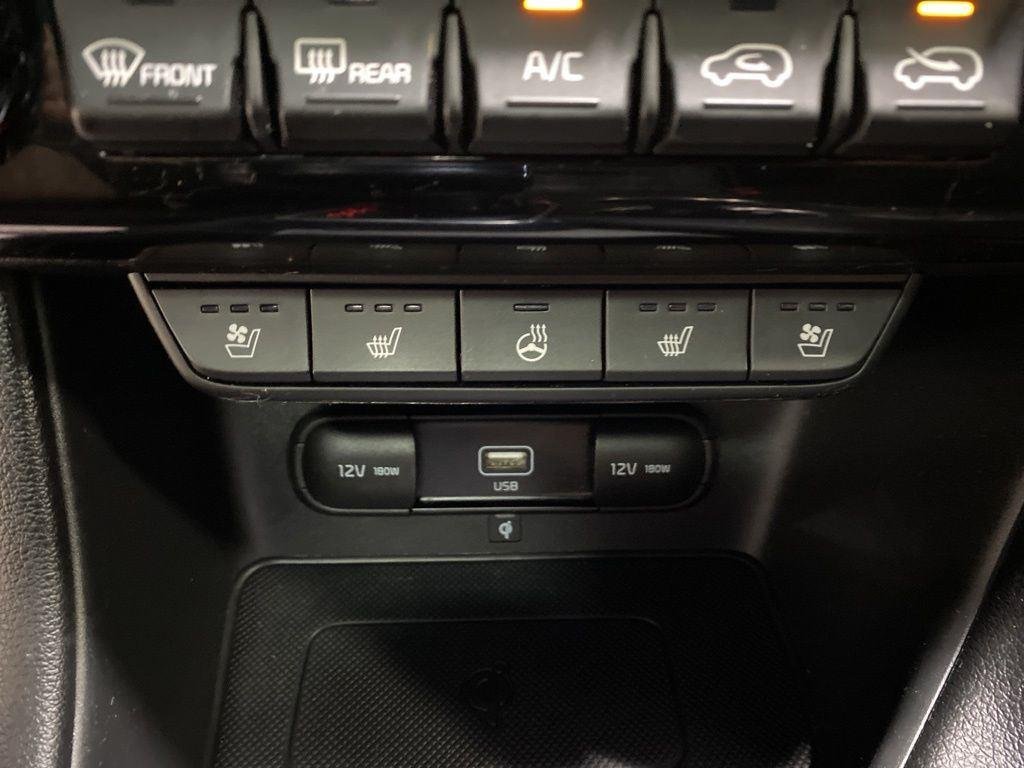 Used 2021 Black Cherry Kia SX image 28