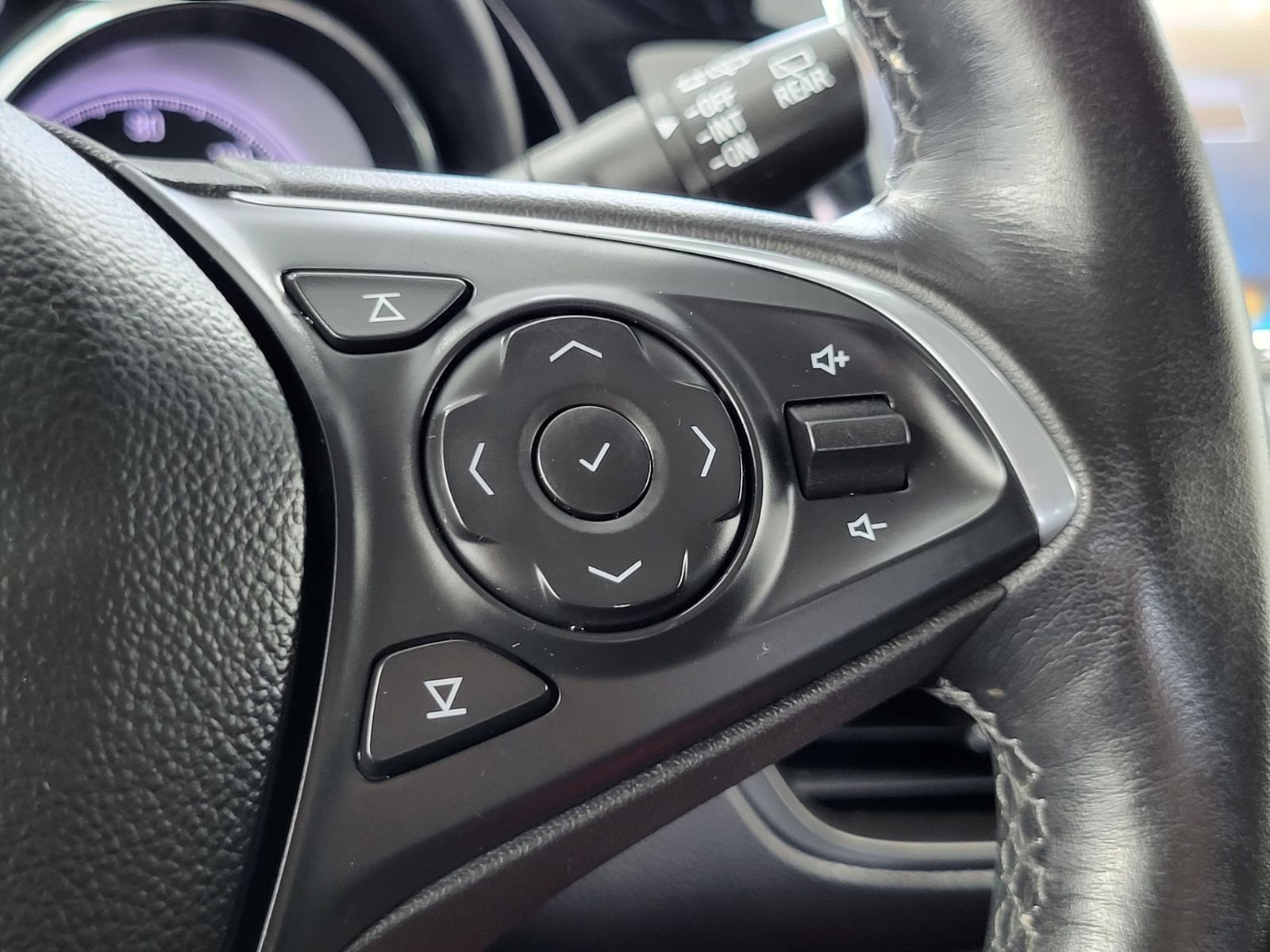 Used 2020 Gray Buick Essence image 17