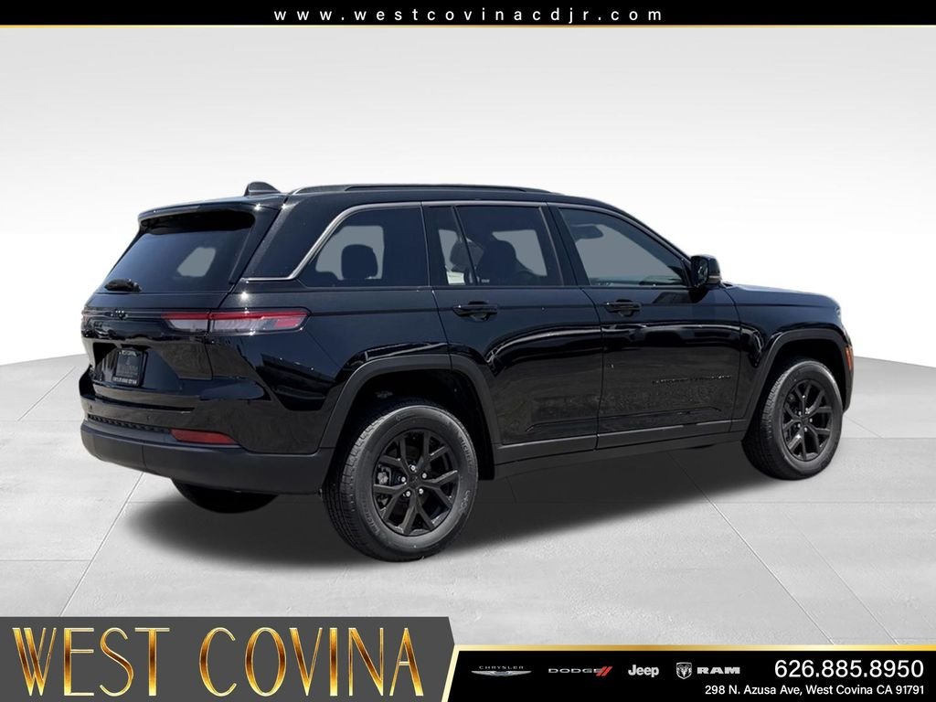 New 2026 Diamond Black Crystal Pearl-Coat Exterior Paint Jeep Altitude image 7