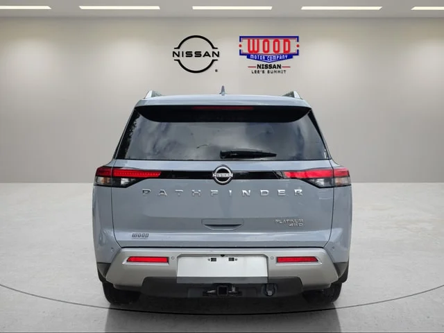 Used 2022 Boulder Gray Pearl Nissan Platinum image 3