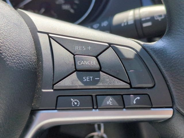 Used 2021 Red Nissan S image 17