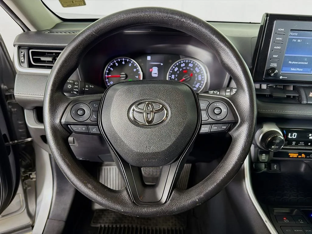 Used 2021  Toyota XLE image 13