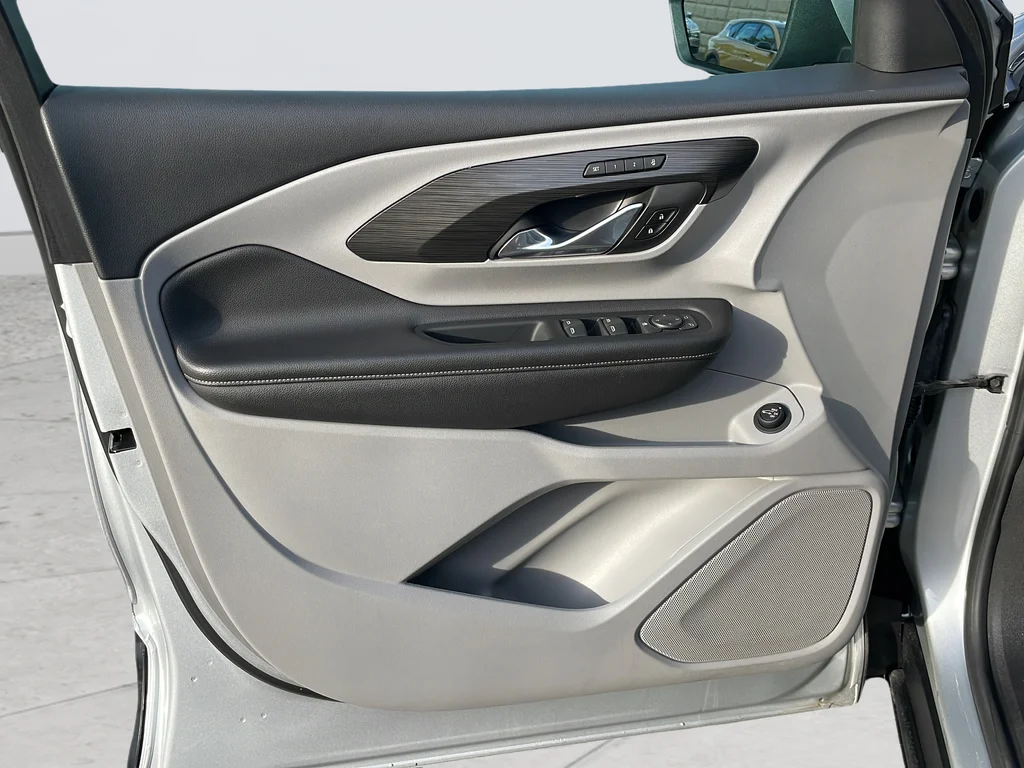 Used 2022 Silver GMC SLT image 11