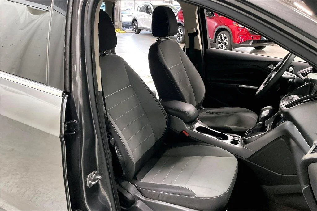 Used 2014 Gray Ford SE image 6