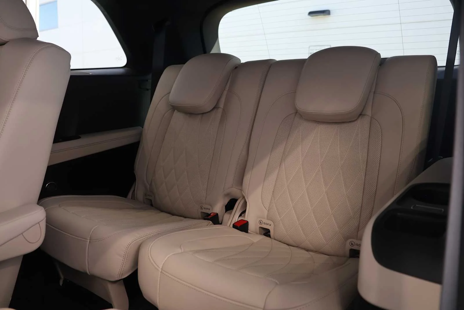 Used 2024 MANUFAKTUR Alpine Grey Mercedes-Benz AMG® GLS 63 image 25