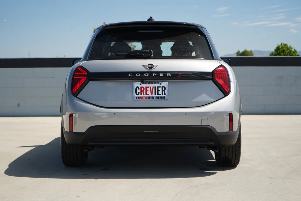 New 2026 Silver MINI Iconic image 4