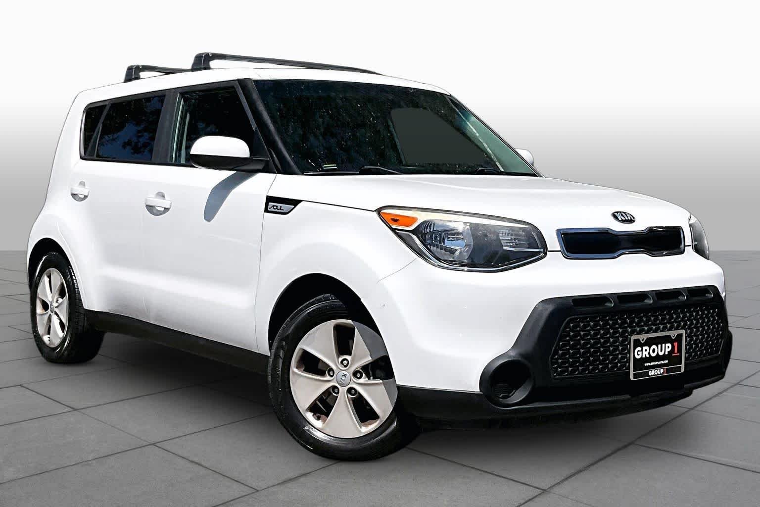 Used 2016 Clear White Kia Base image 3