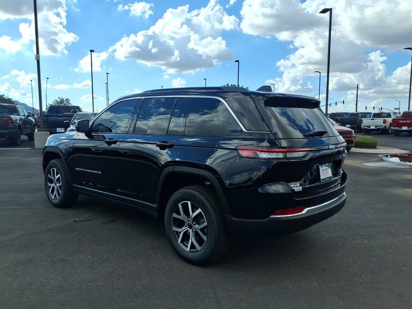 New 2027 High-Gloss Black Paint Jeep Laredo X image 4