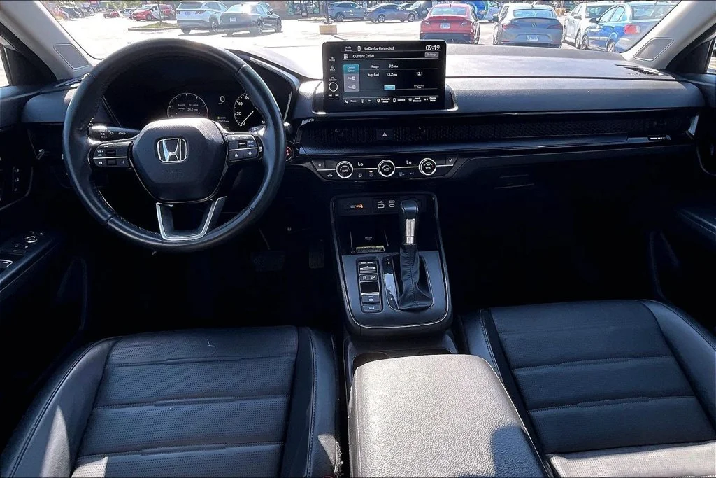 Used 2023 Silver Honda EX-L image 18