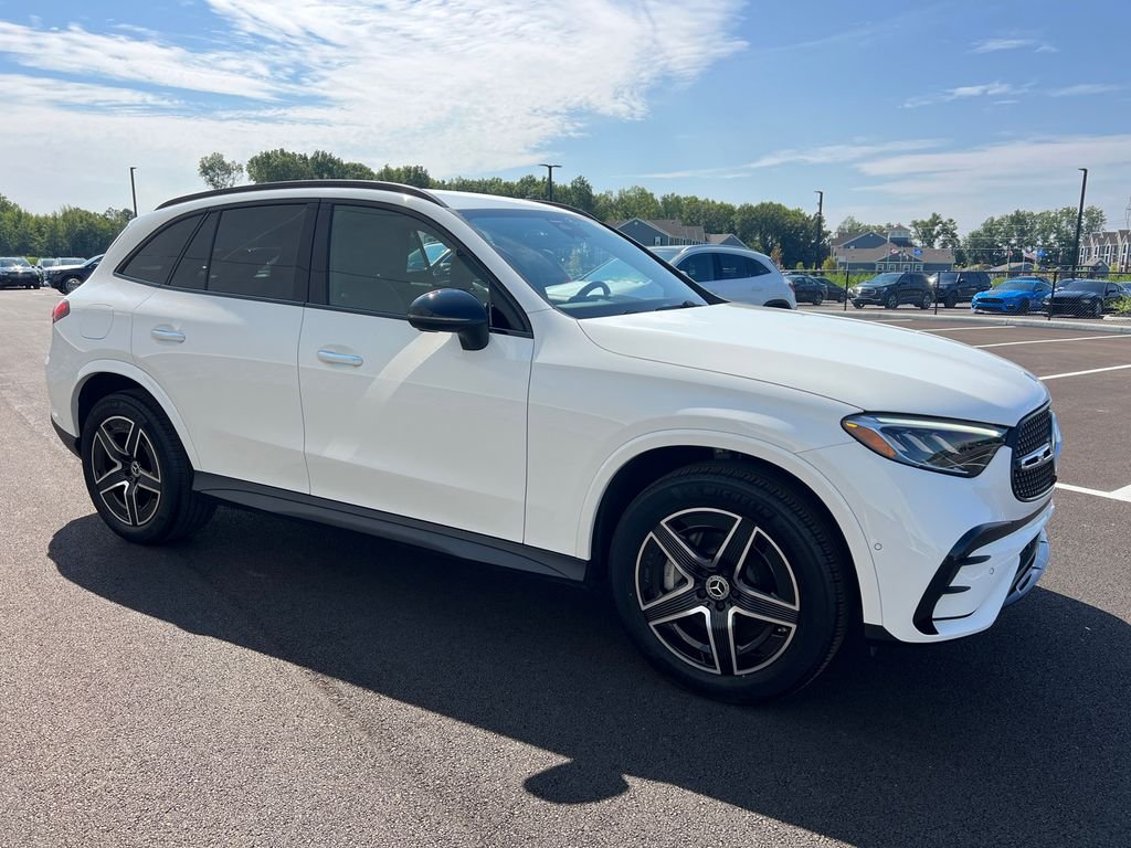 Certified Used 2025 White Mercedes-Benz GLC 300 image 3