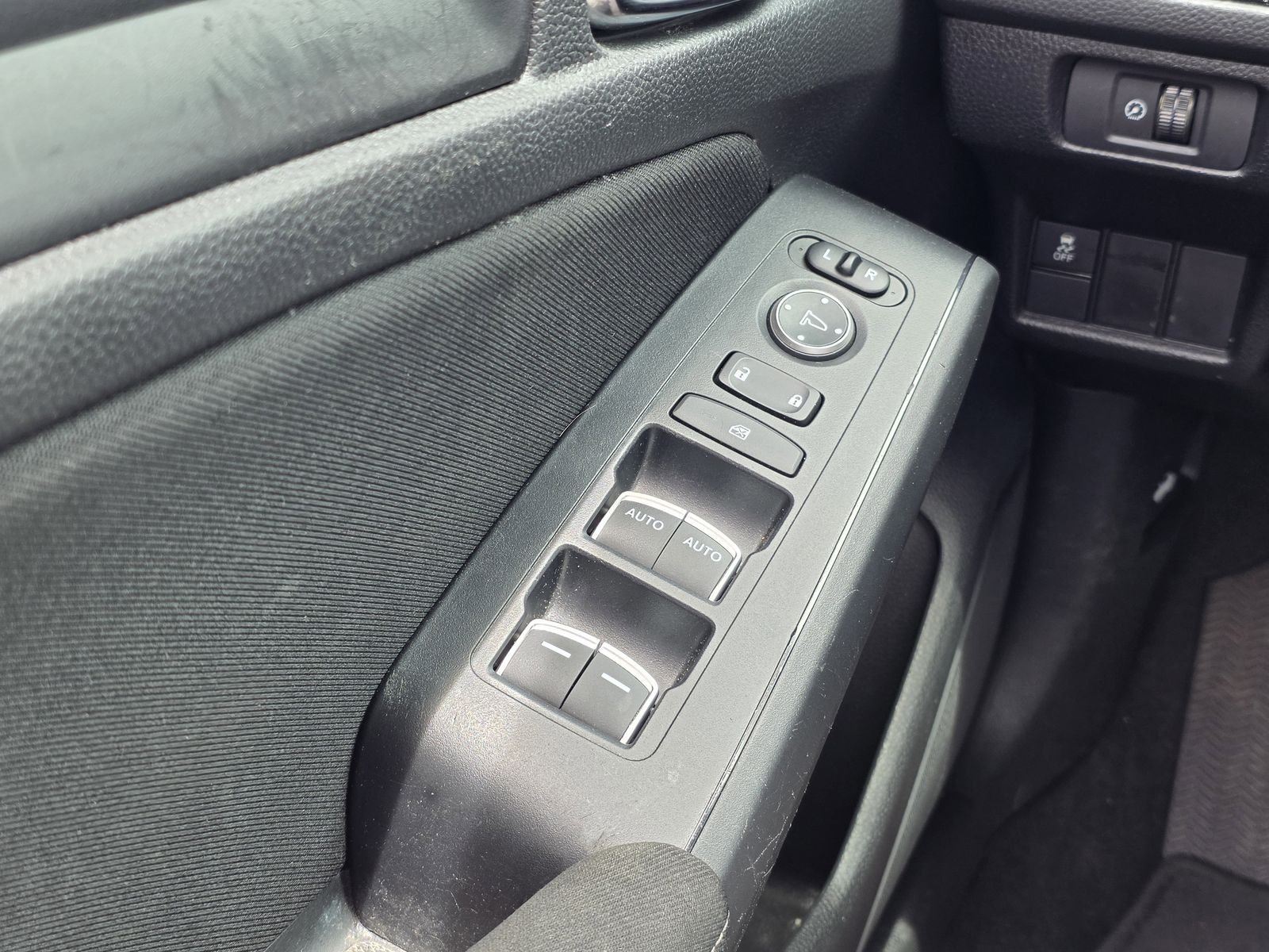 Used 2025 Silver Honda LX image 15