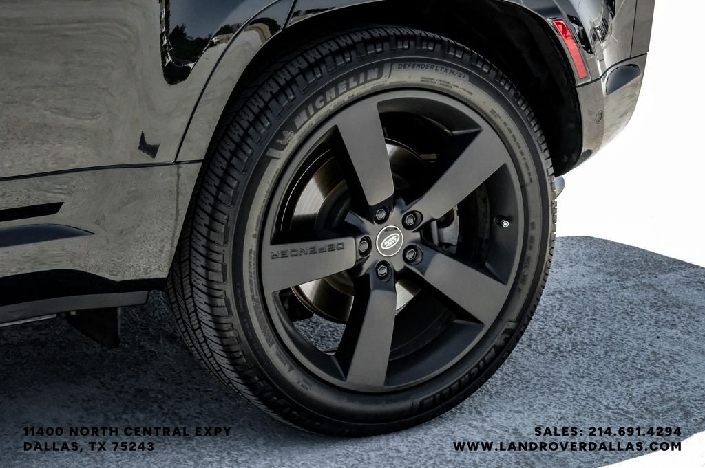 Used 2024 Black Land Rover V8 image 57