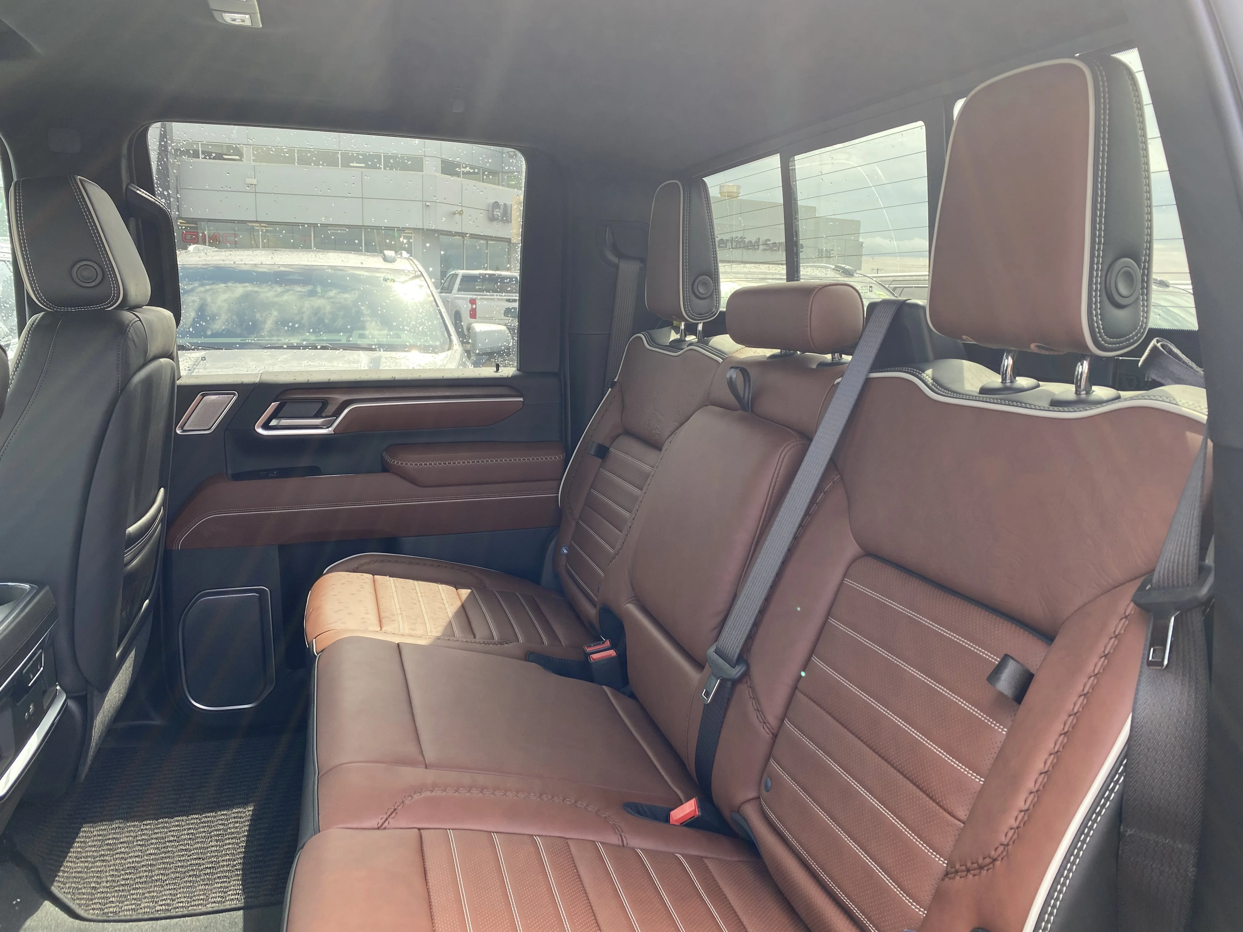New 2026 GLACIER WHITE TRICOAT GMC Denali Ultimate image 28