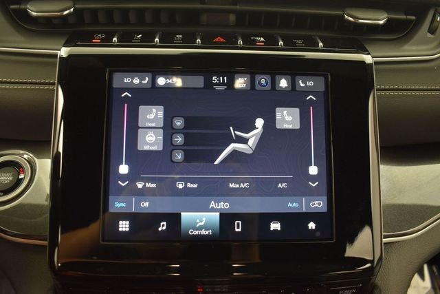 Used 2023 Black Jeep Altitude X image 12