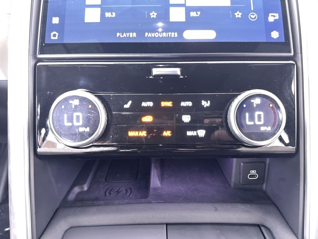 Used 2021 Brown Land Rover HSE R-Dynamic image 17