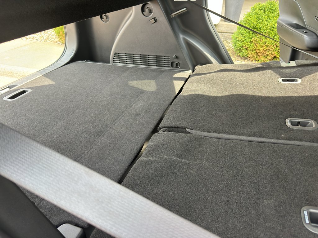 Used 2025 Cyber Gray Metallic Hyundai SEL image 35
