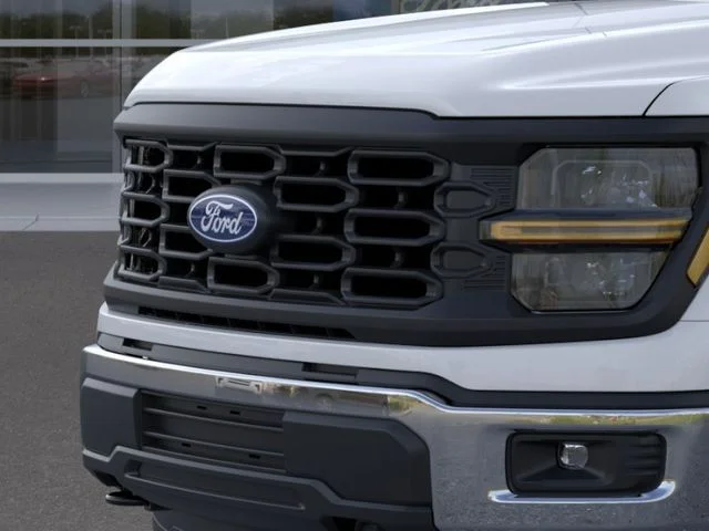 New 2026 Oxford White Ford XL image 17